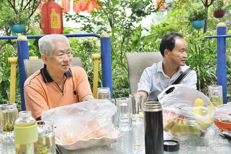 关于斯诺克夜战：江南天虎队逆转辽东霹雳队，主帅临场妙招边后卫成为亮点的信息